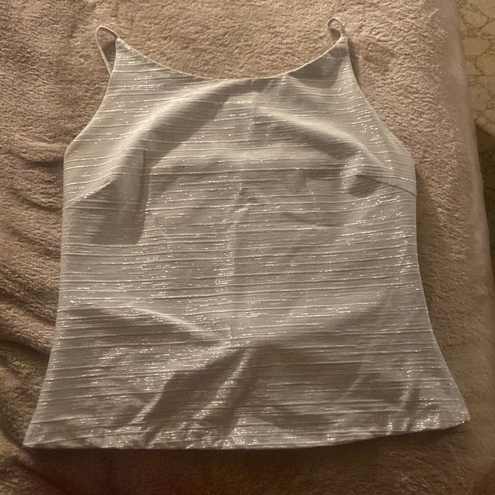 very cute never worn, got it about 2 weeks ago